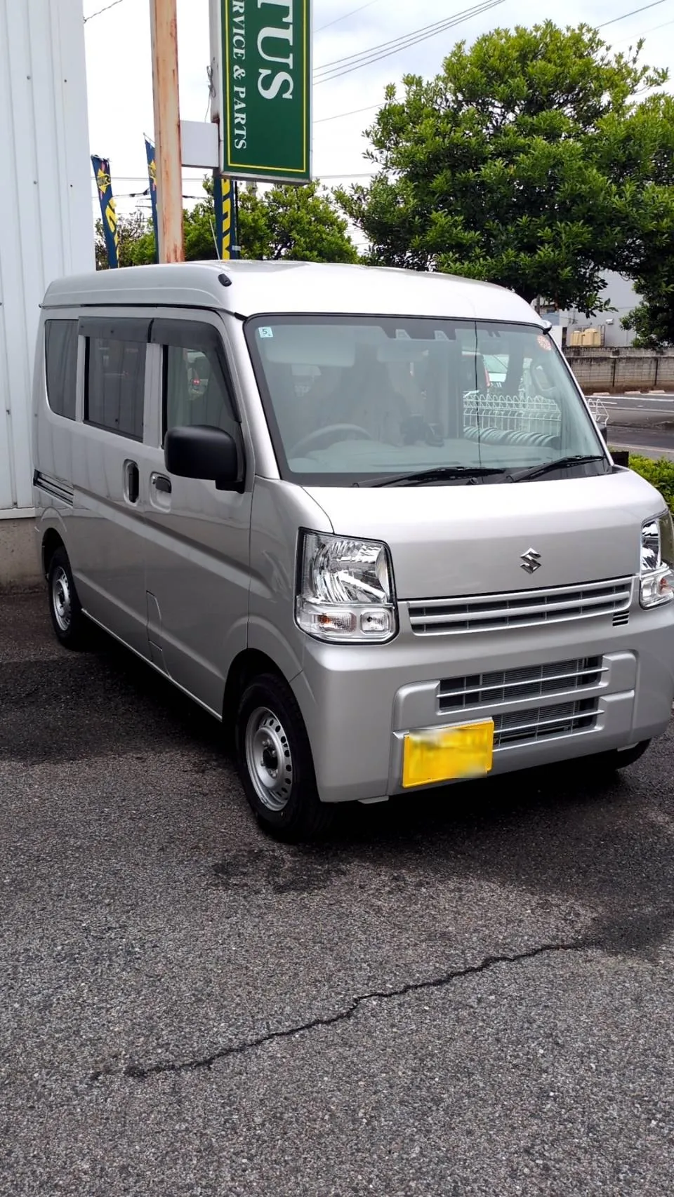 新しい社用車 スズキ エブリイの外観