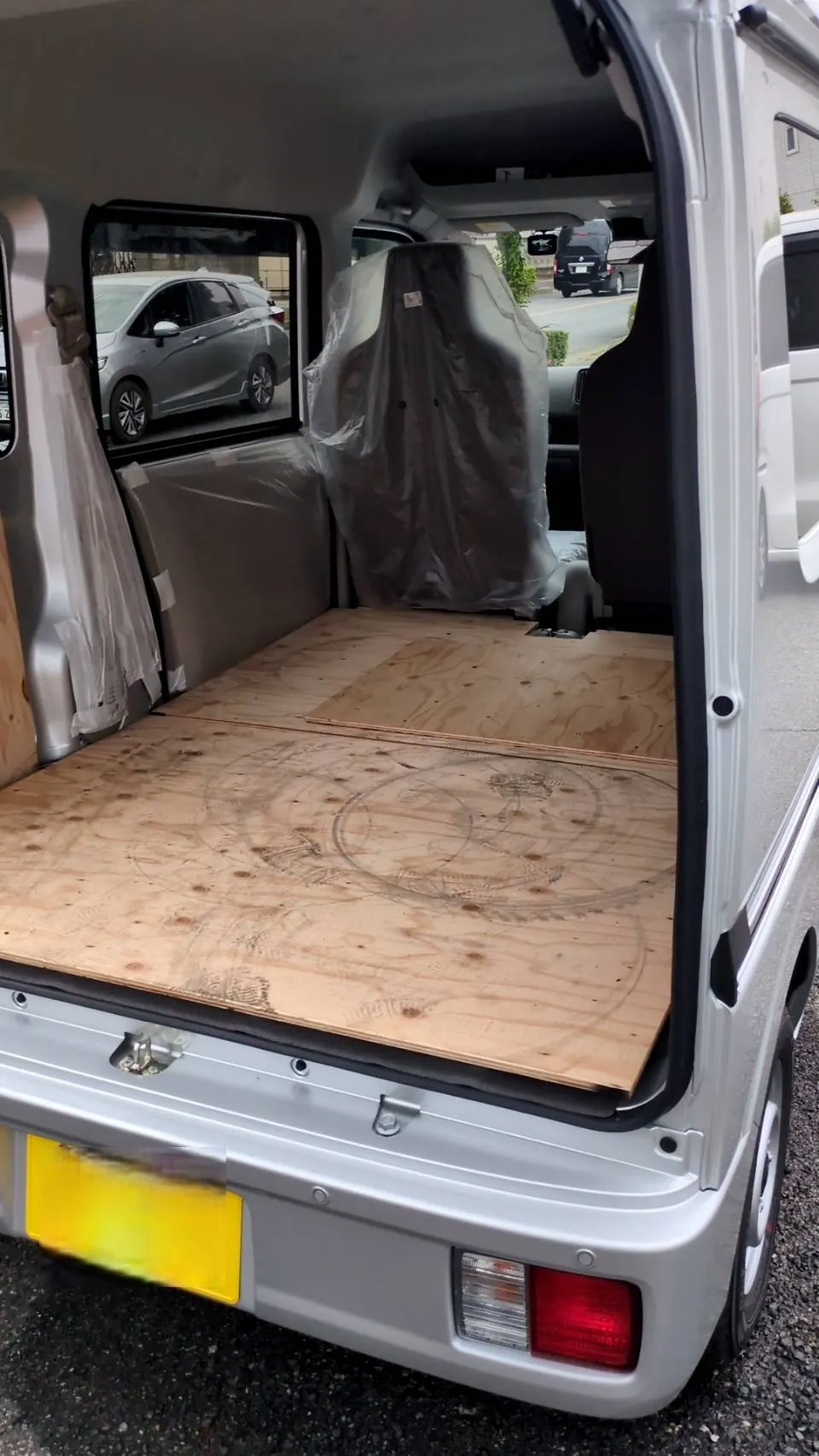 スズキ エブリイの広い荷室
