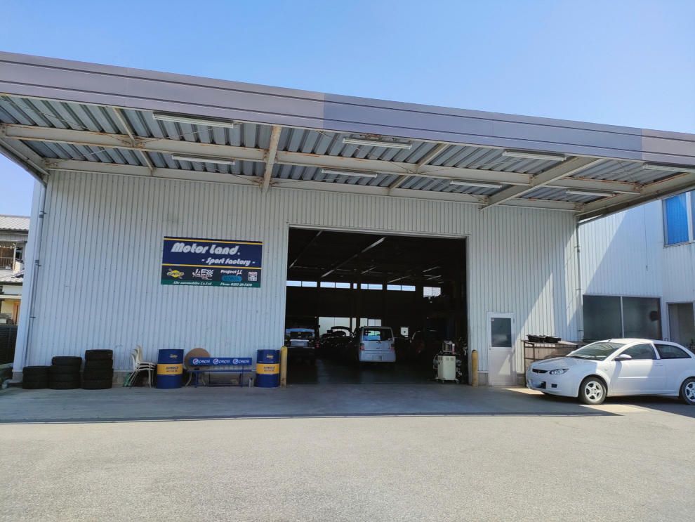 クレスコタイヤサービスの店舗外観